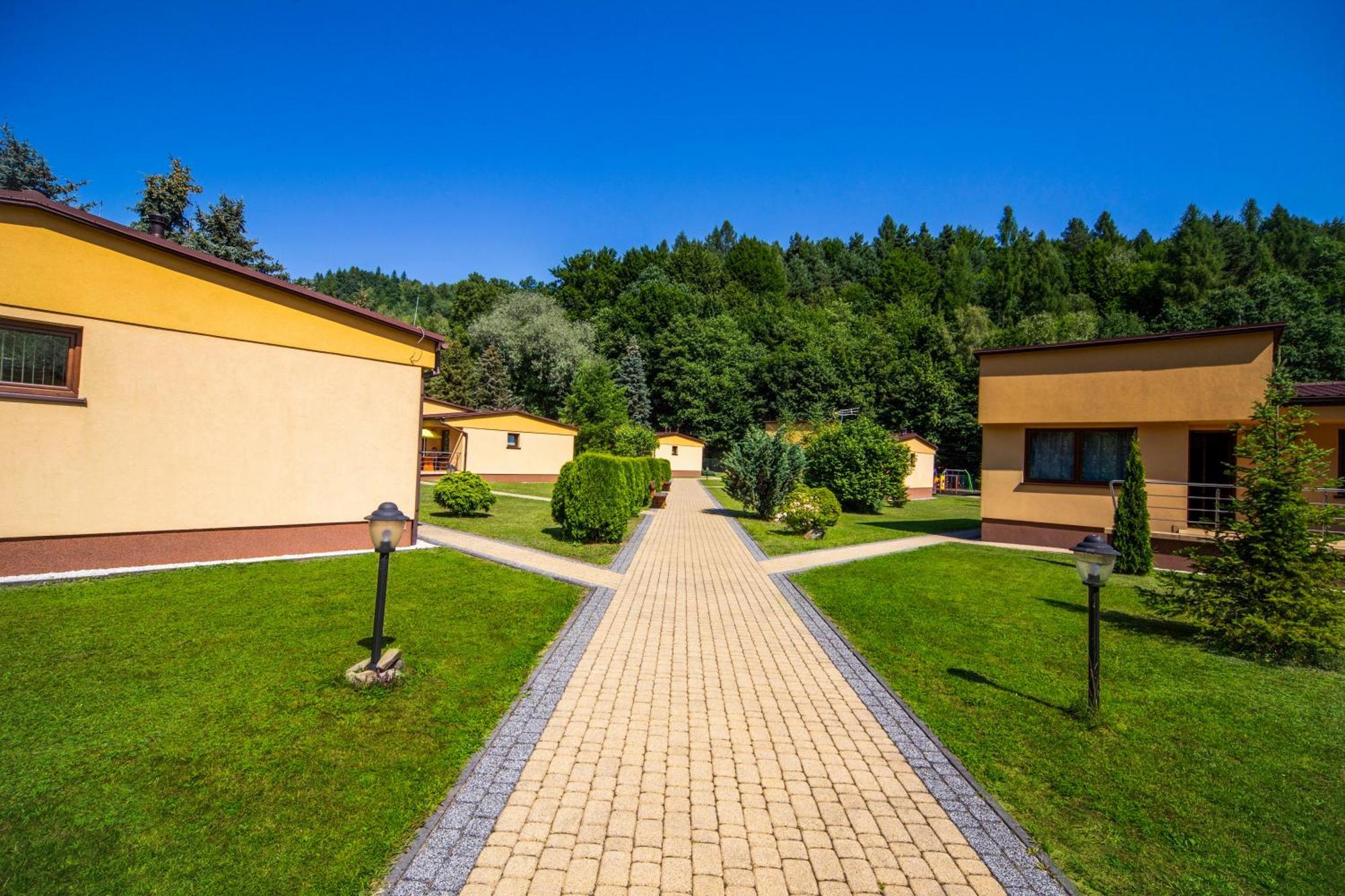 Ponikiew Resort Wadowice Buitenkant foto