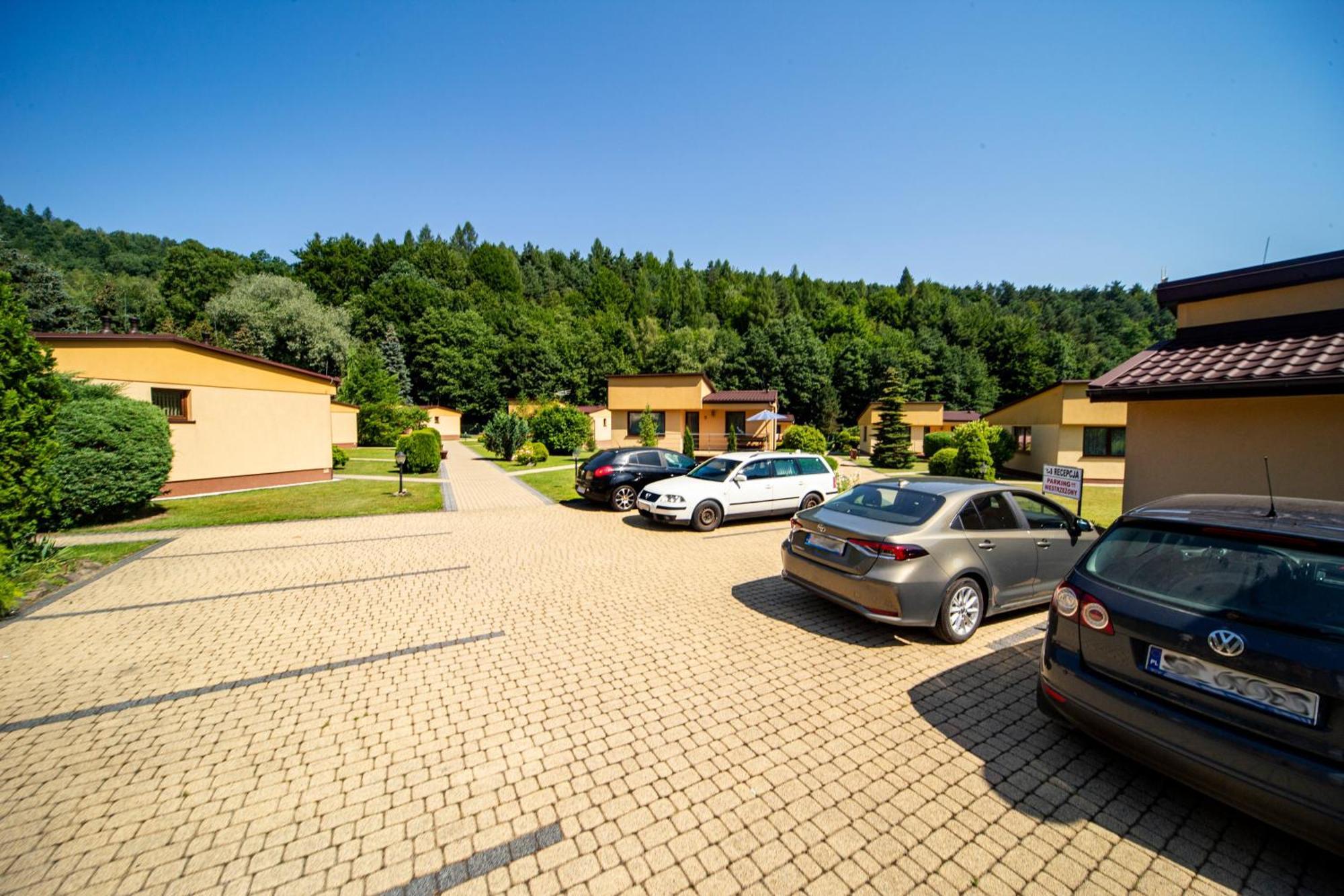 Ponikiew Resort Wadowice Buitenkant foto